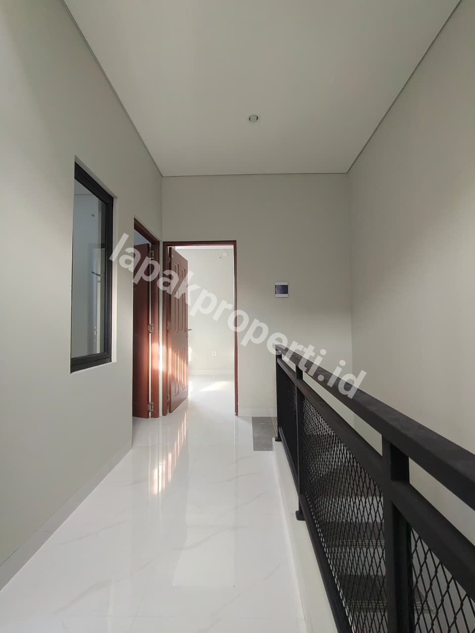 Foto Rumah Minimalis Dalam Cluster Siap Huni Di Lubang Buaya Jakarta Timur - 4