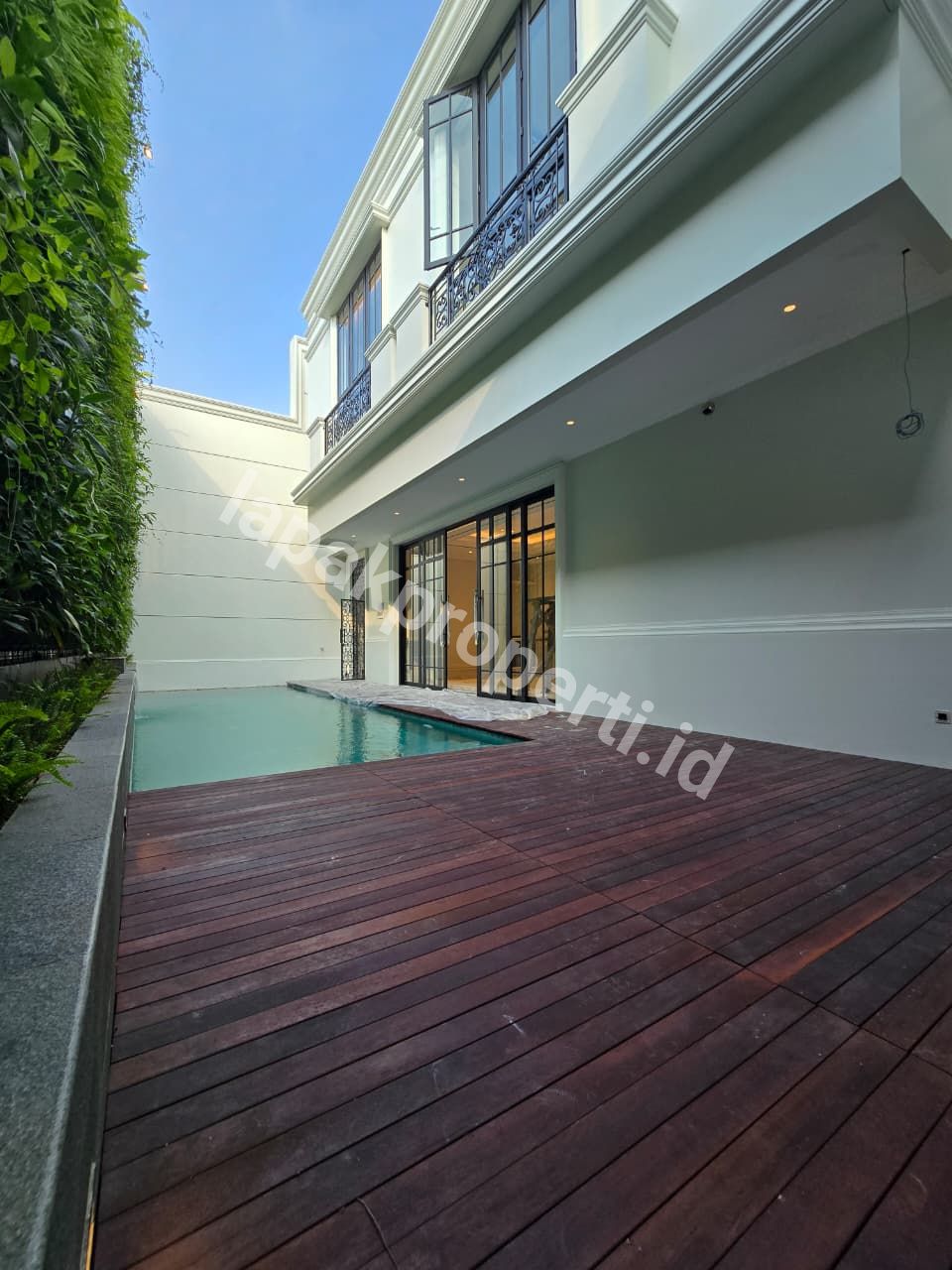 Foto Dijual Rumah Baru Design Classic Modern Siap Huni - 13