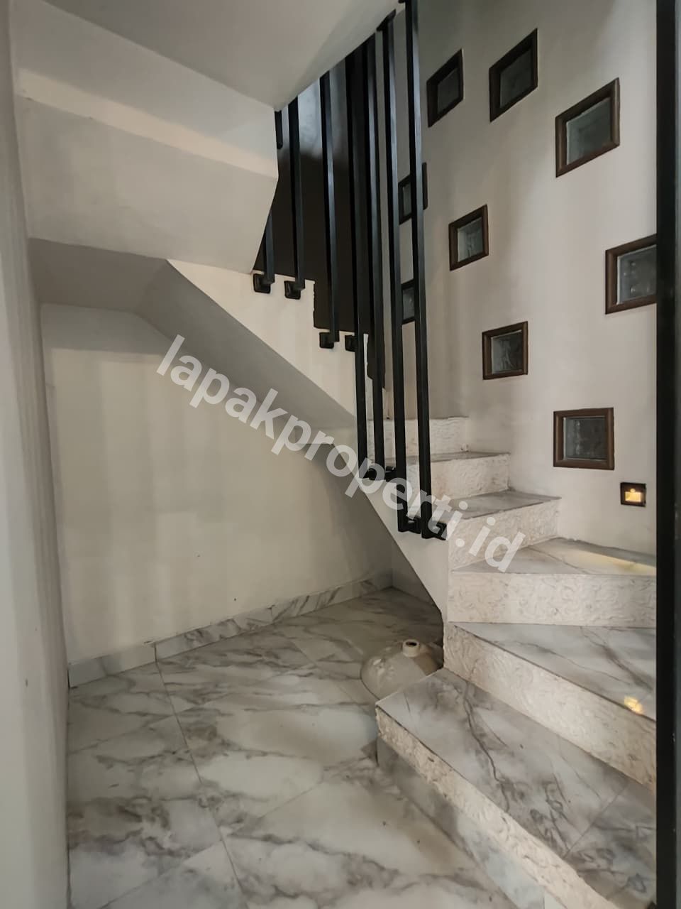 Foto Rumah Baru Dalam Twonhouse Di Cipayung Jakarta Timur - 11