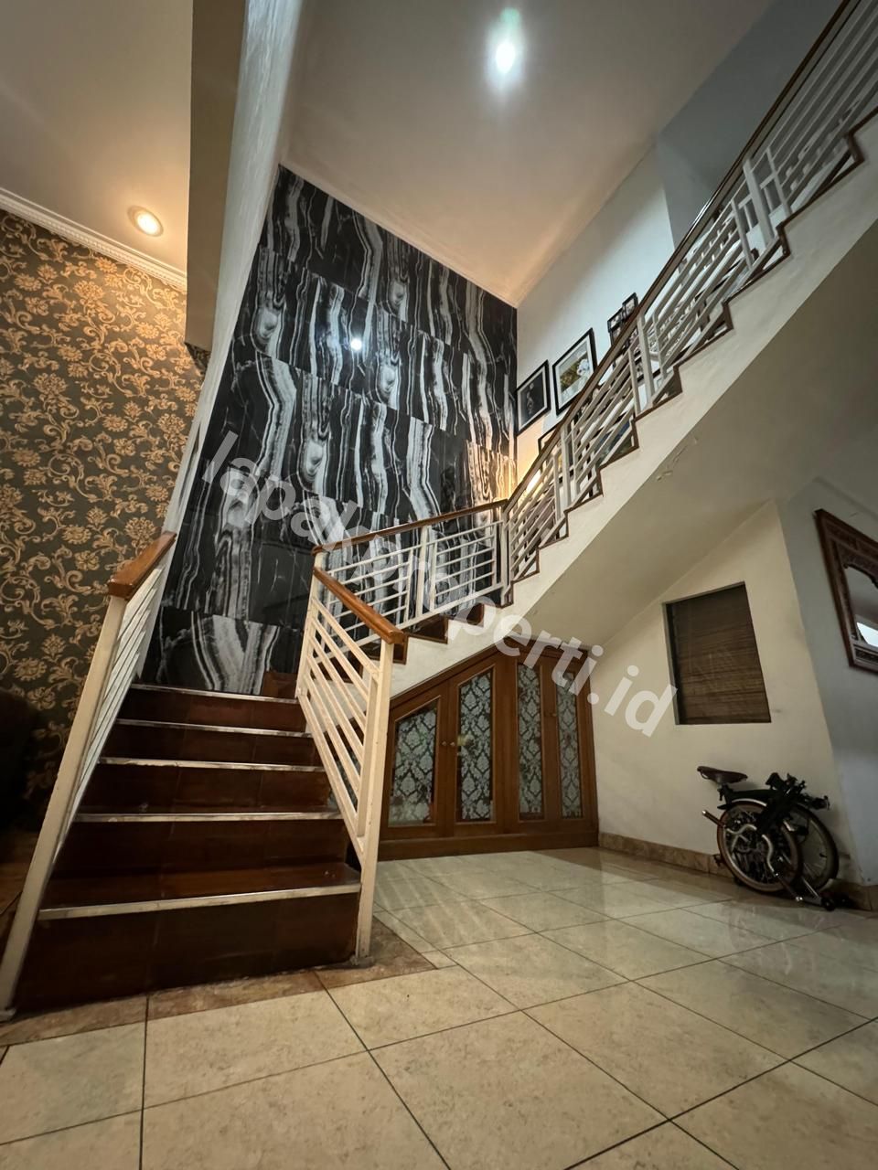 Foto Dijual Rumah Kokoh Terawat Dalam komplek Di Pondok Bambu Jakarta Timur - 6