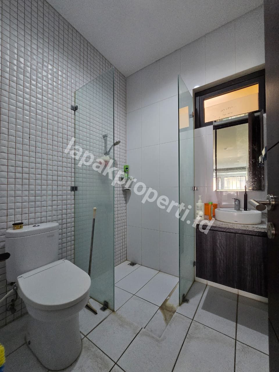 Foto Rumah Semi Furnished Dalam komplek Di Duren Sawit Jakarta Timur - 6