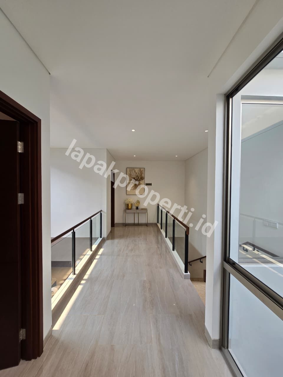 Foto Rumah Mewah Full Furnished Dalam komplek Elite Di Pulomas Jakarta Timur - 3