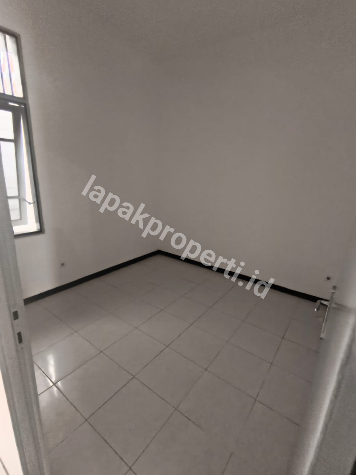 Foto Disewakan Rumab Sutorejo Siap Huni 1 lantai Kamar 3 Kosongan - 4