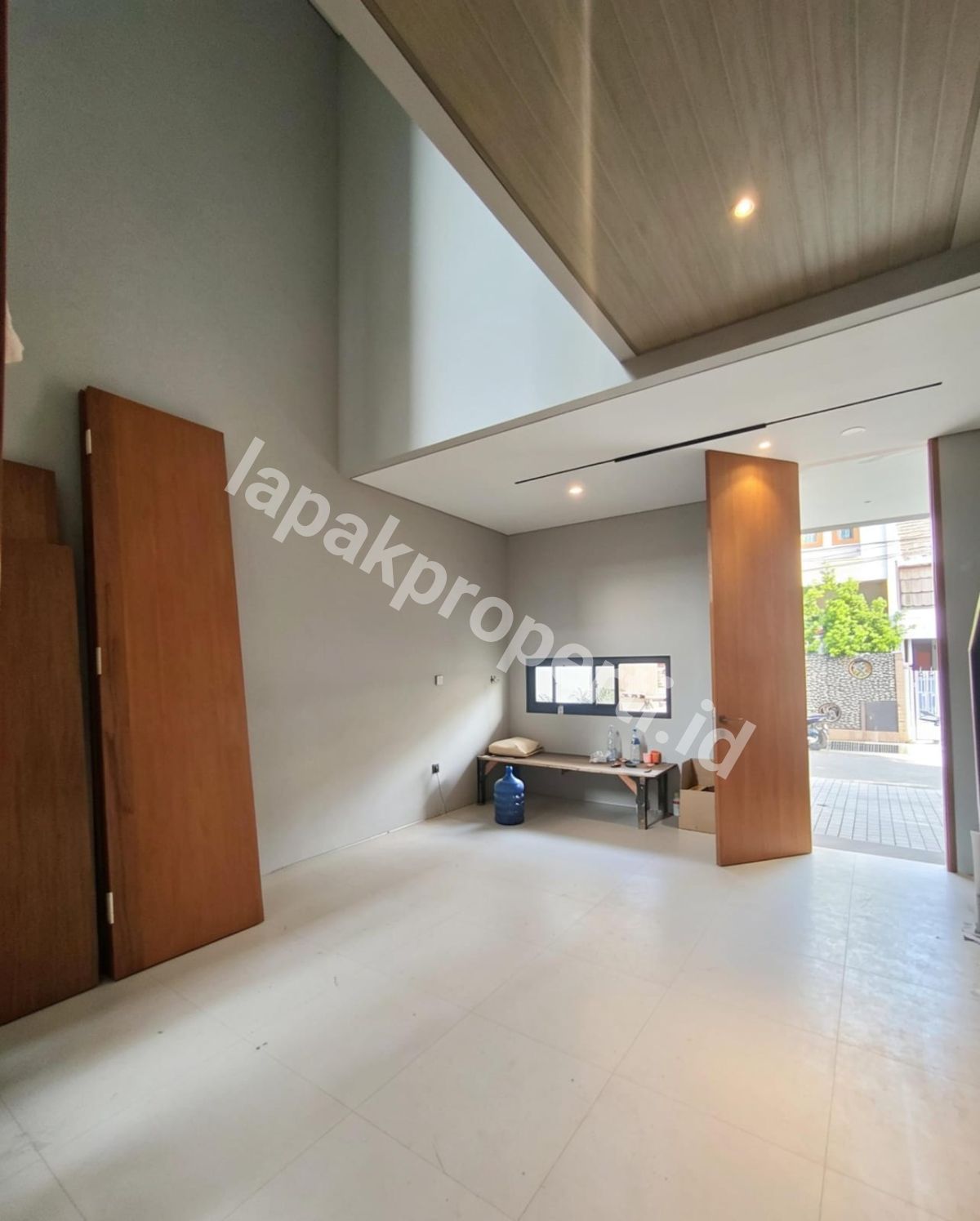 Foto Rumah Baru Dengan Rofftop Dalam komplek Tenang Di Pondok Bambu Jakarta Timur - 11