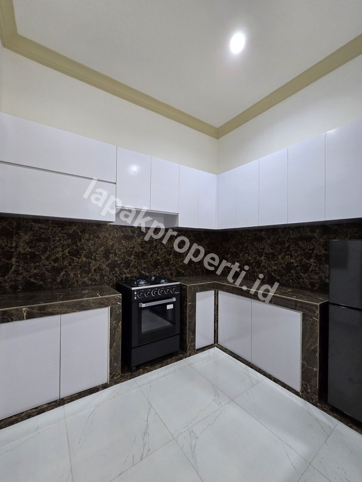 Foto Turun Harga Rumah Dalam Komplek Full Renovasi Siap Huni - 12