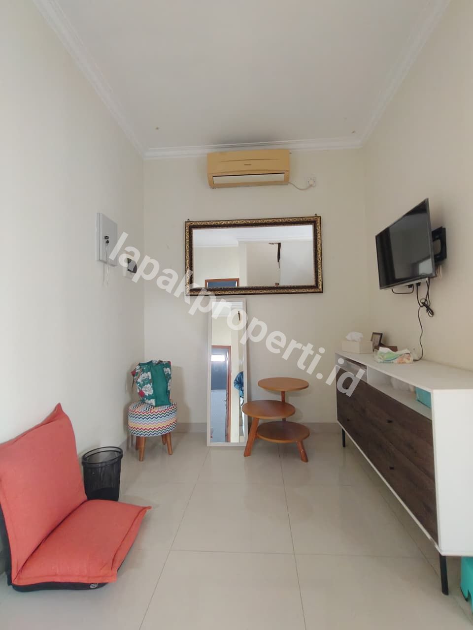 Foto Rumah 3 lantai di lubang buaya Cipayung Jakarta Timur - 6