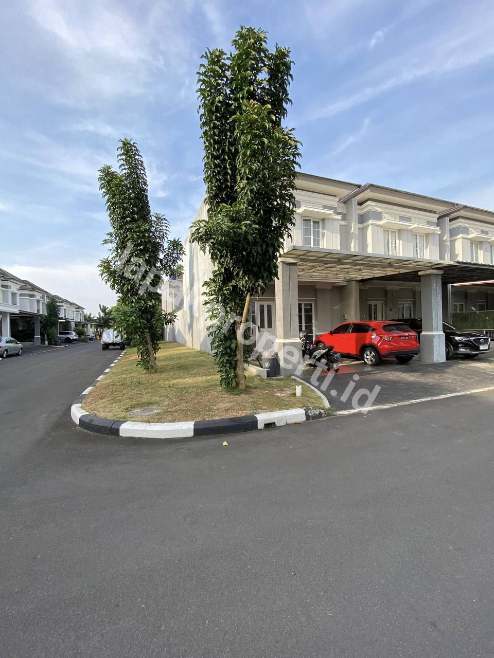 Foto Dijual Rumah Semi Furnished dalam Cluster Di Grand Wisata Bekasi - 2