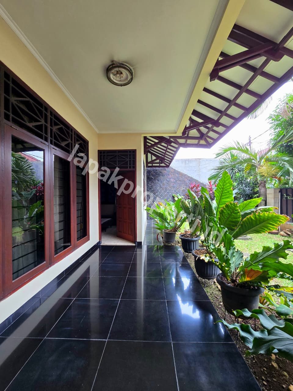 Foto Dijual Rumah Secondary Dalam komplek Asri Di Pondok Kelapa Jakarta Timur - 6