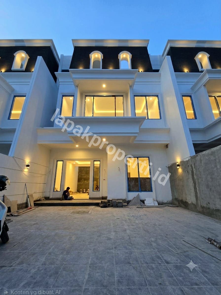 Foto Brand New Rumah Dalam Komplek Design Classic Modern - 2