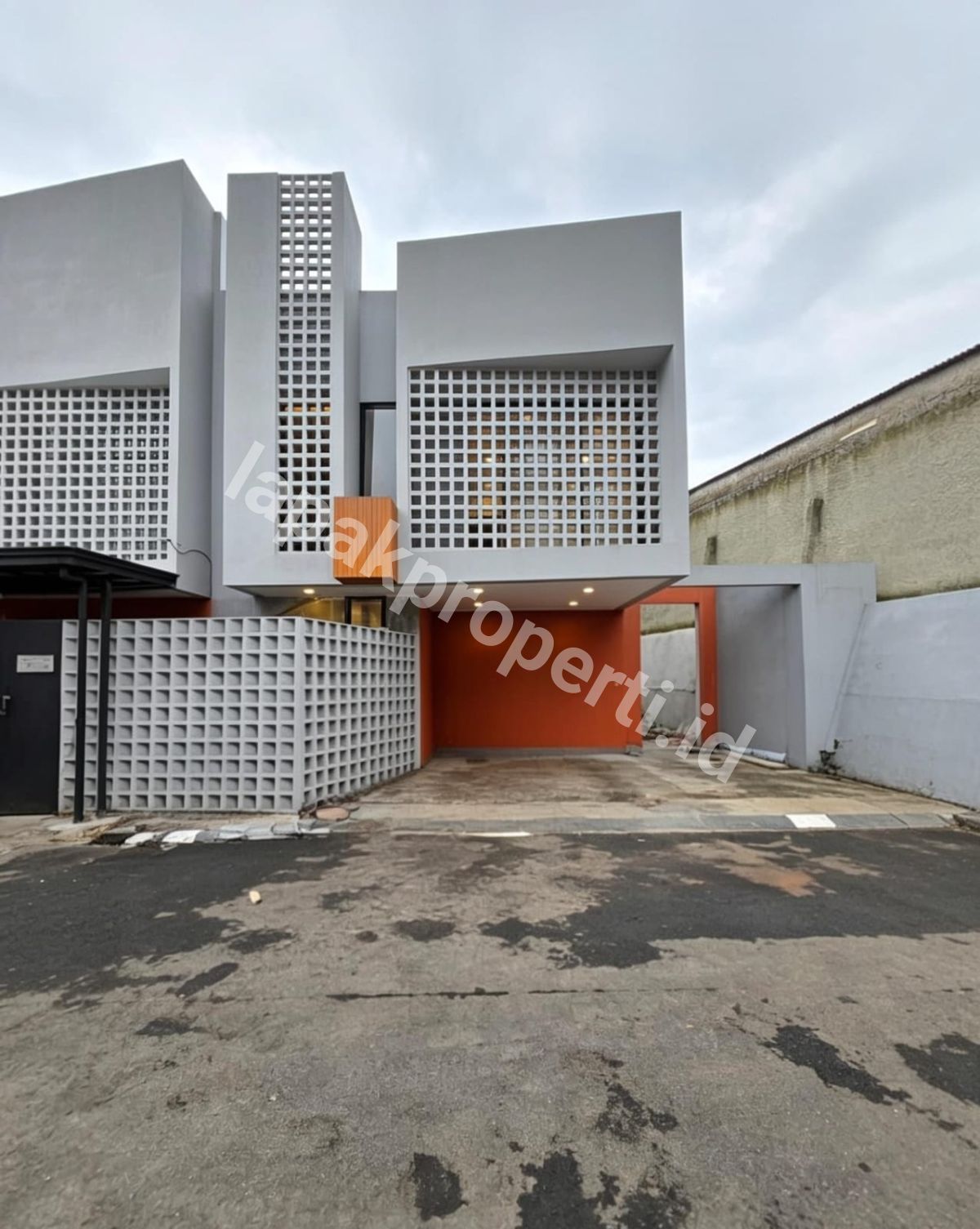 Rumah Baru Dalam Cluster Siap Huni Di Pondok Kelapa Jakarta Timur