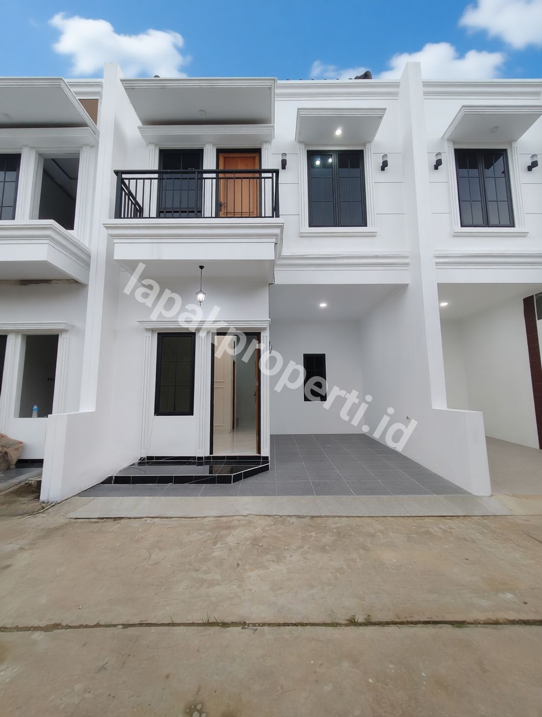 Dijual Rumah Modern Classic 2 Lantai  Di Cipayung Jakarta Timur