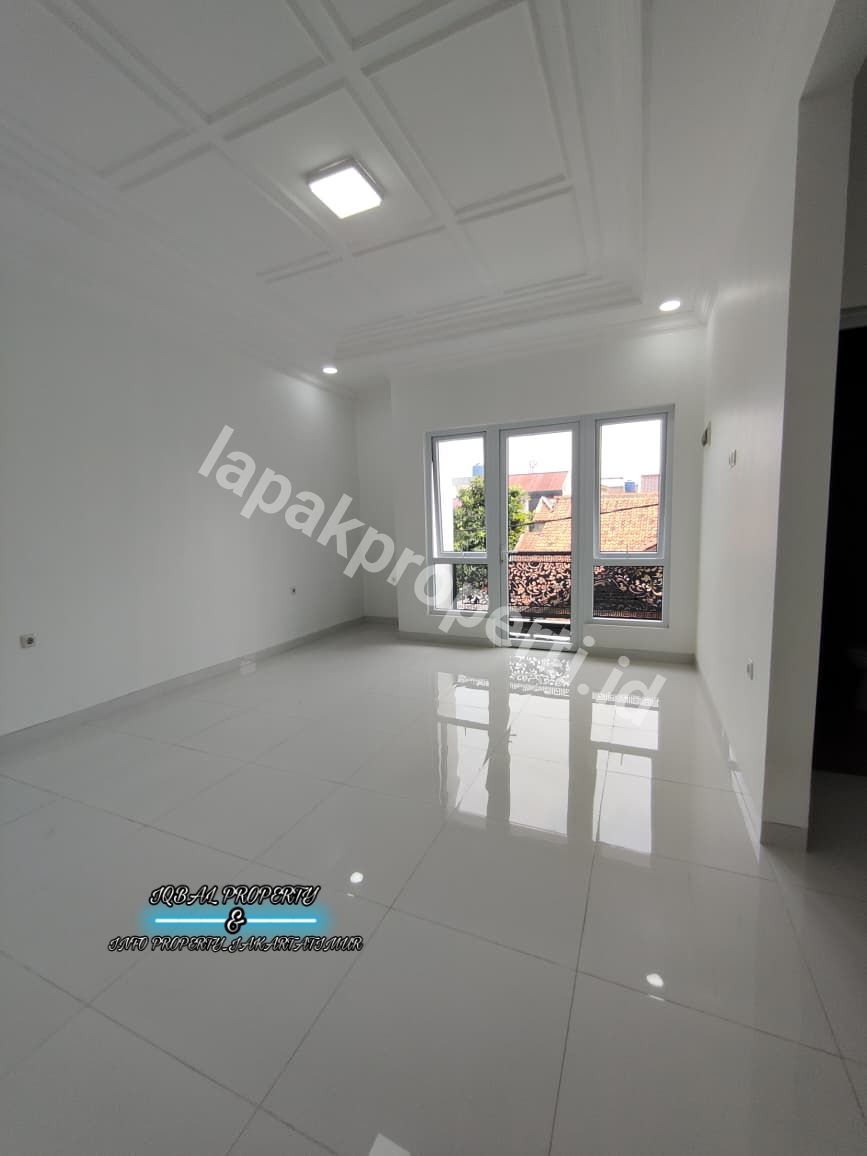 Foto Dijual Rumah Baru 3 lantai Dengan Rofftop Di Duren Sawit Jakarta Timur - 5