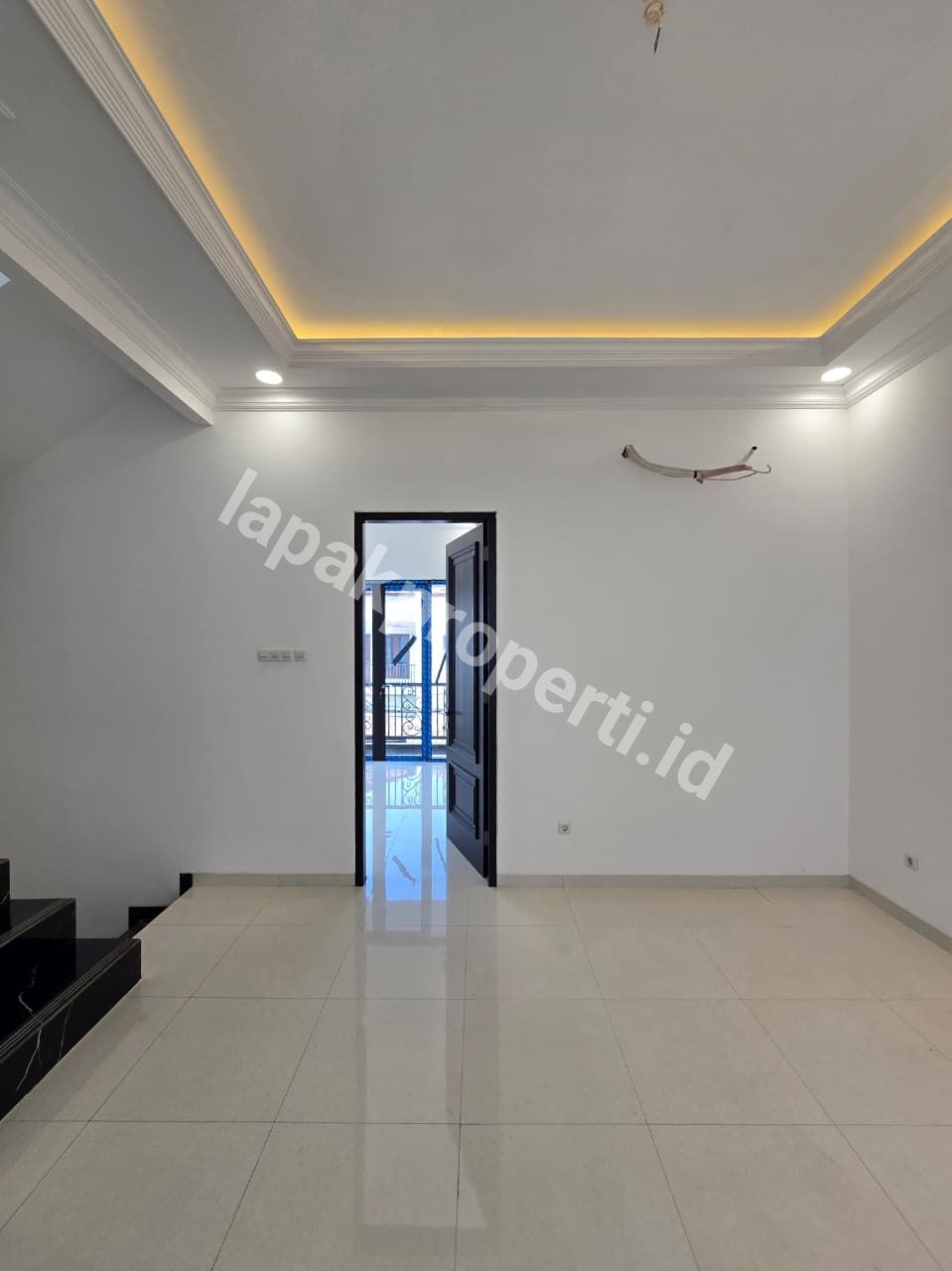 Foto Rumah Mewah design Classic Modern Dalam komplek - 12
