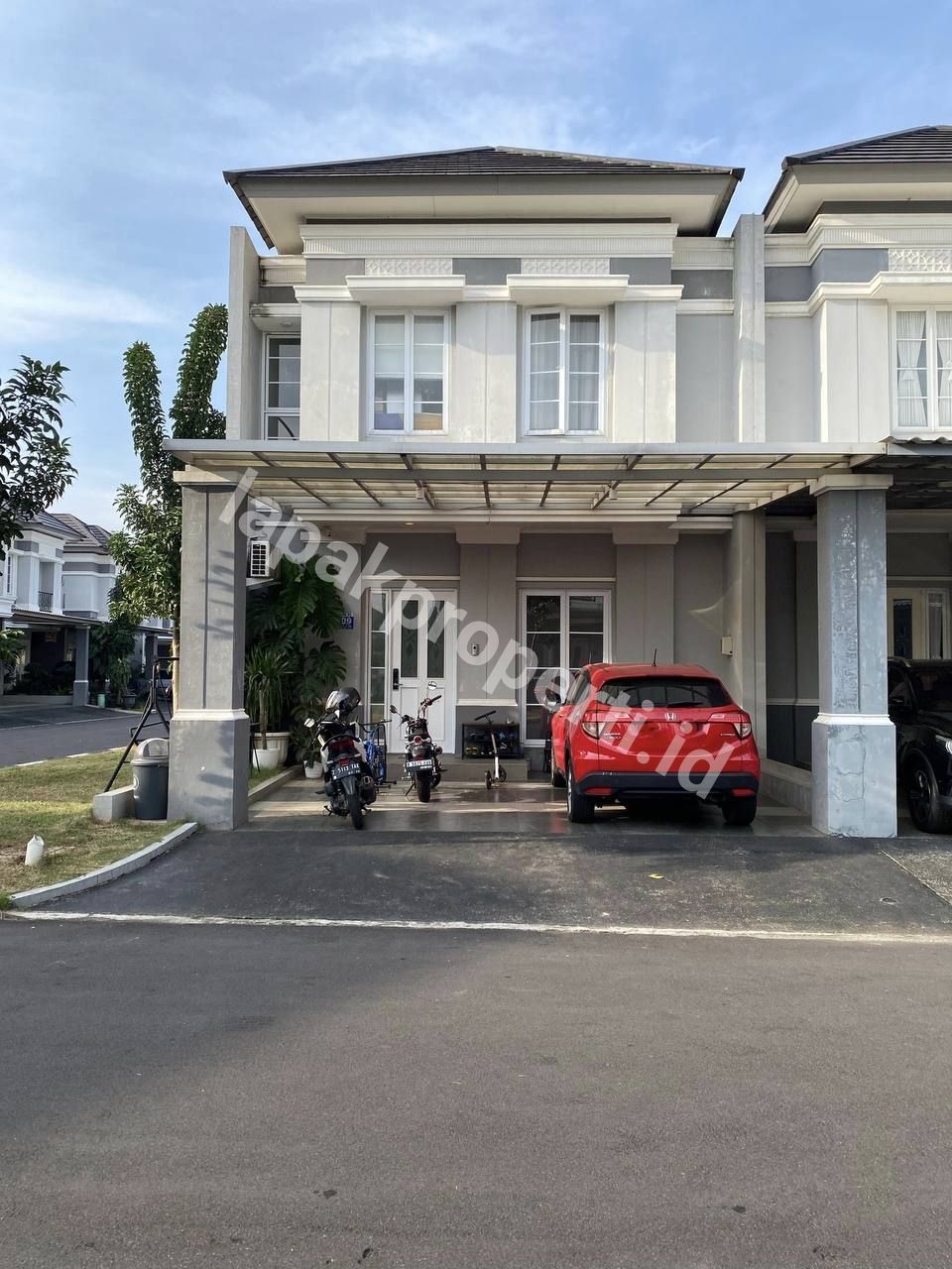 Dijual Rumah Semi Furnished dalam Cluster Di Grand Wisata Bekasi