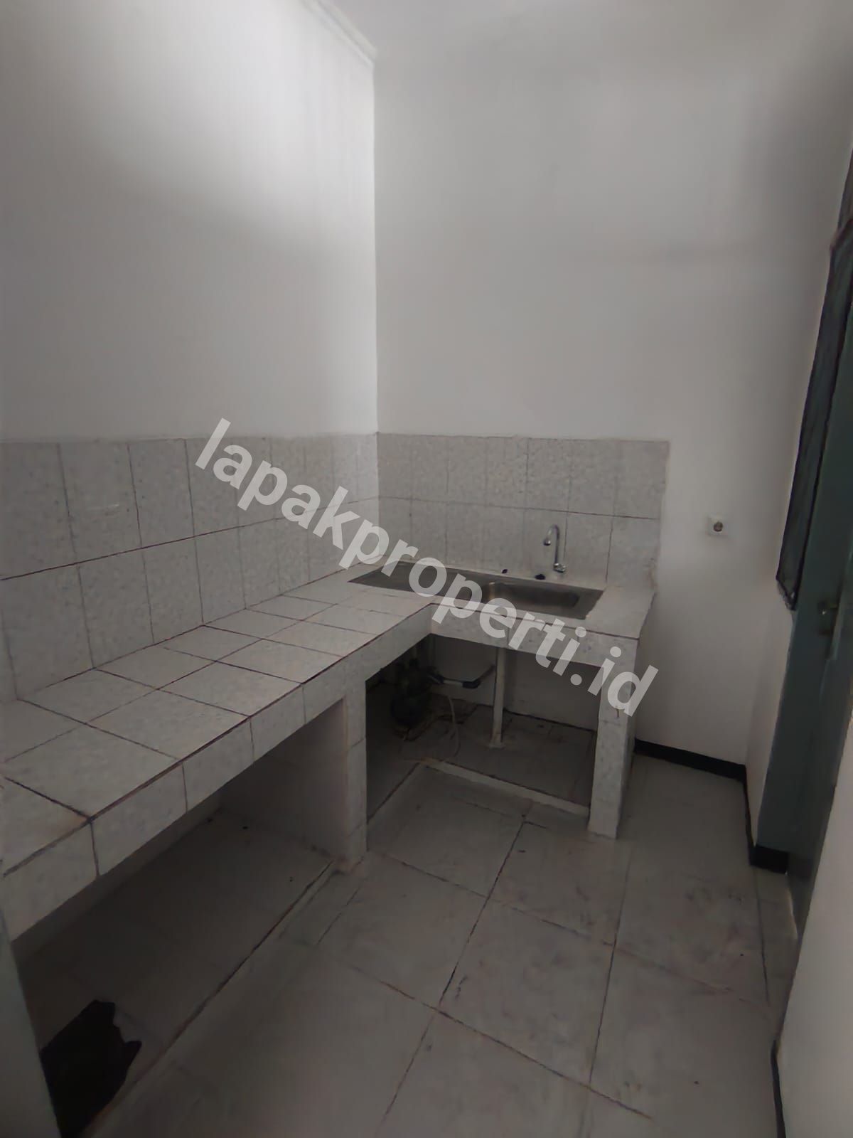 Foto Disewakan Rumab Sutorejo Siap Huni 1 lantai Kamar 3 Kosongan - 7