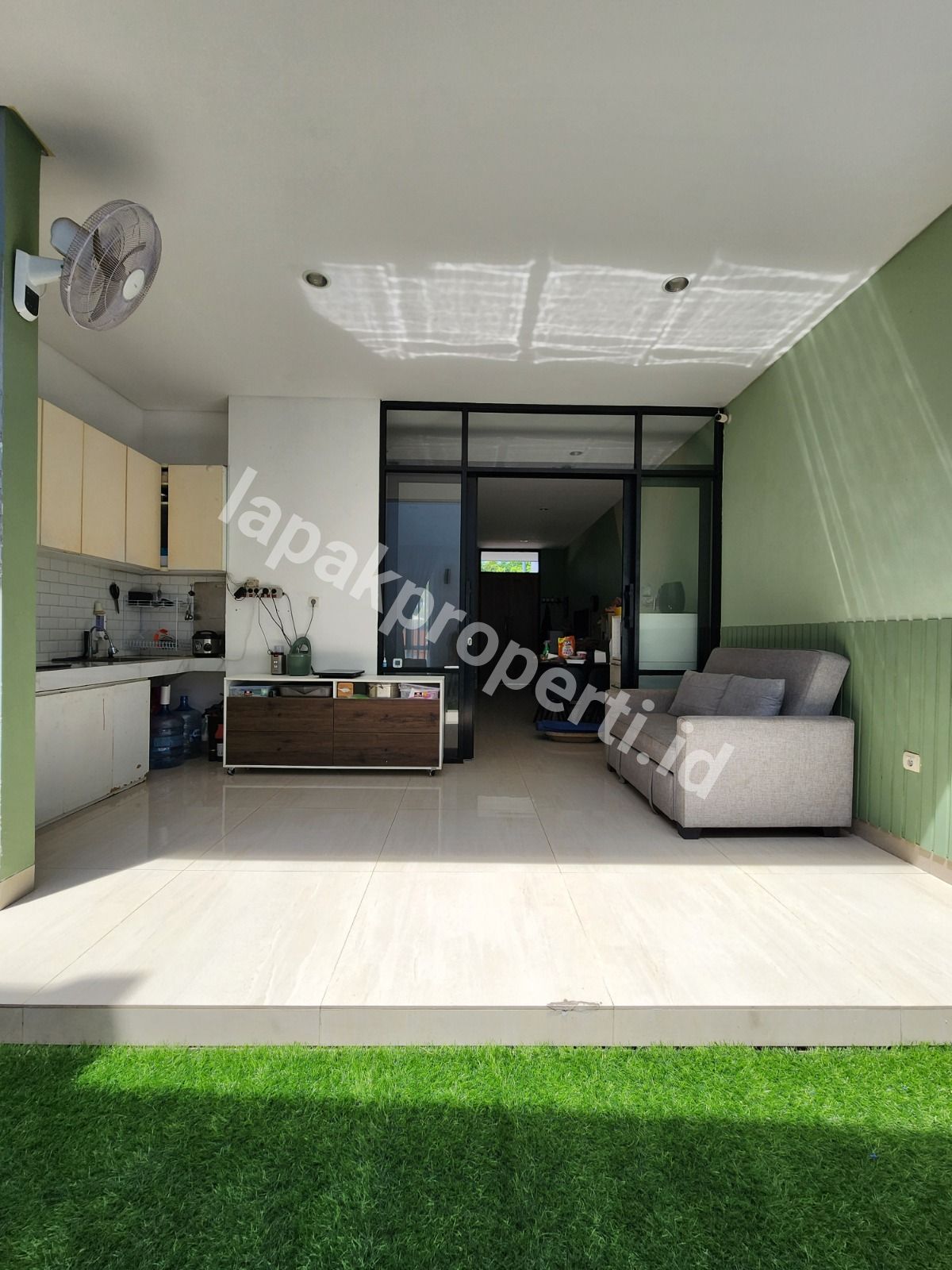 Foto Dijual rumah Dalam Cluster 2½ Lantai siap Huni - 8
