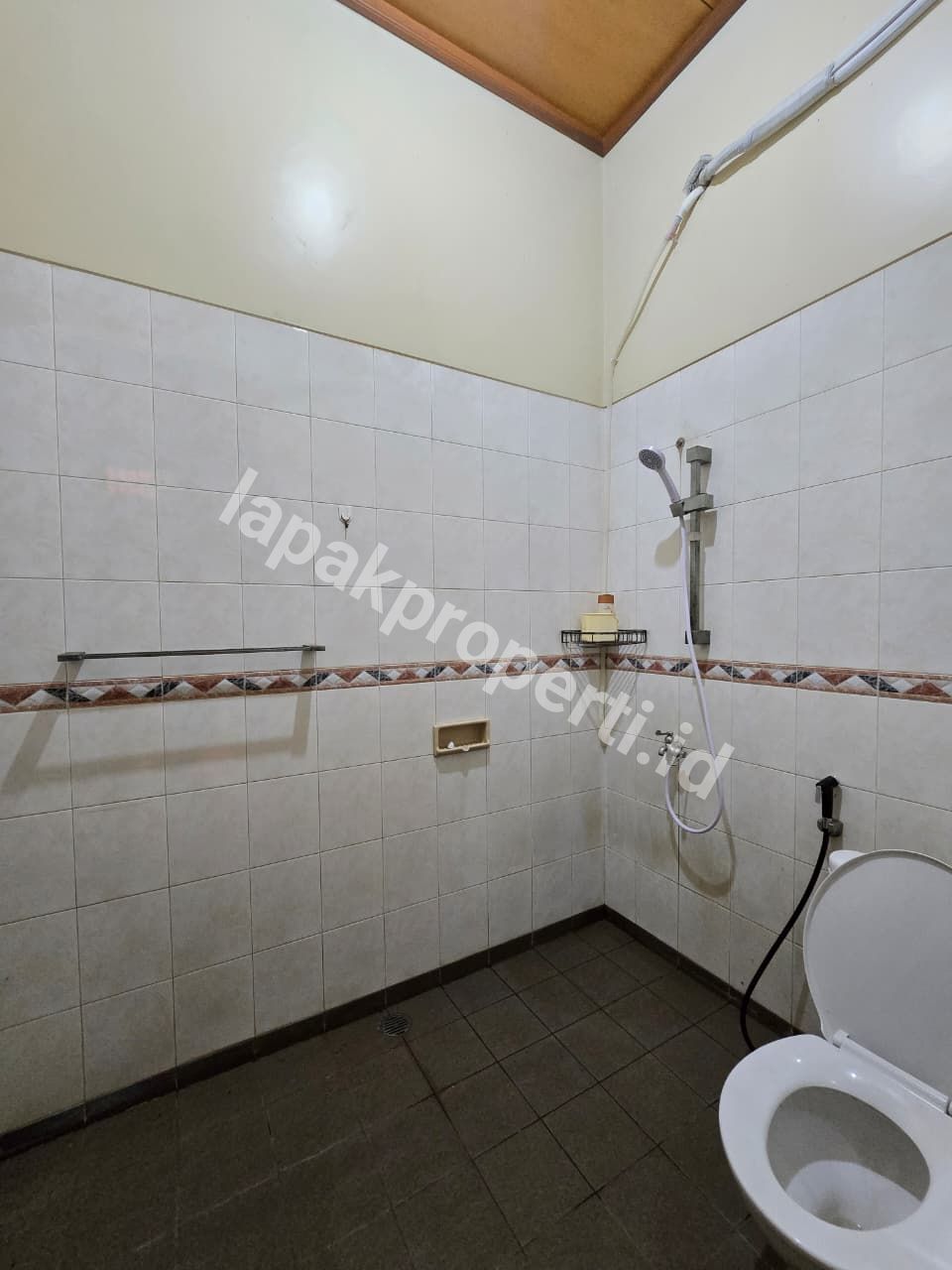 Foto Dijual rumah Secondary Dalam komplek Di Duren Sawit Jakarta Timur - 8
