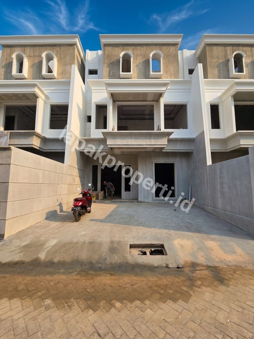 Foto Rumah Baru Design Classic Dengan Material Terbaik Di Duren Sawit Jakarta Timur - 2