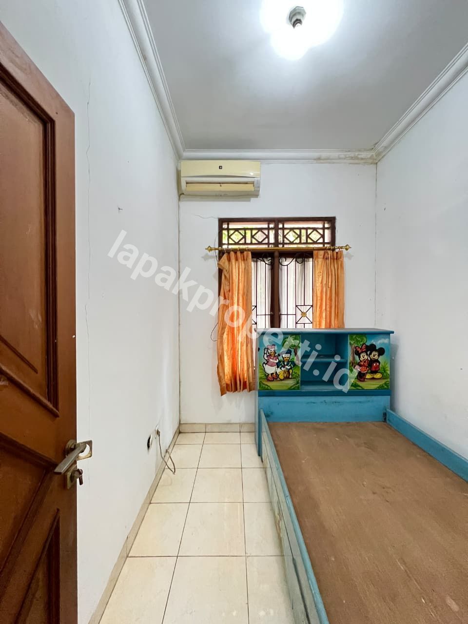 Foto Dijual Rumah Secondary Semi Furnished Dalam Twonhouse - 4
