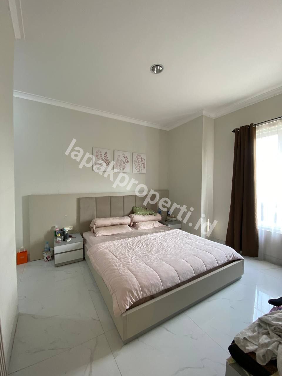 Foto Dijual Rumah Semi Furnished dalam Cluster Di Grand Wisata Bekasi - 8
