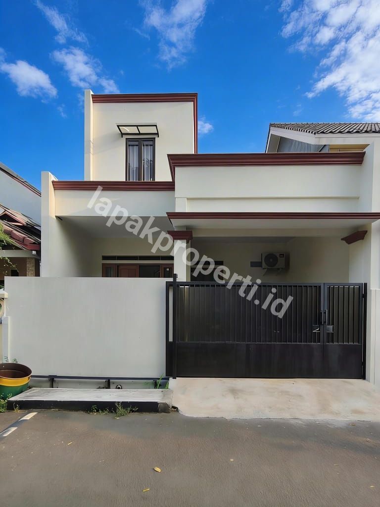 Dijual Rumah Siap Huni Dekat Dengan Taman Di Pondok Bambu Jakarta Timur
