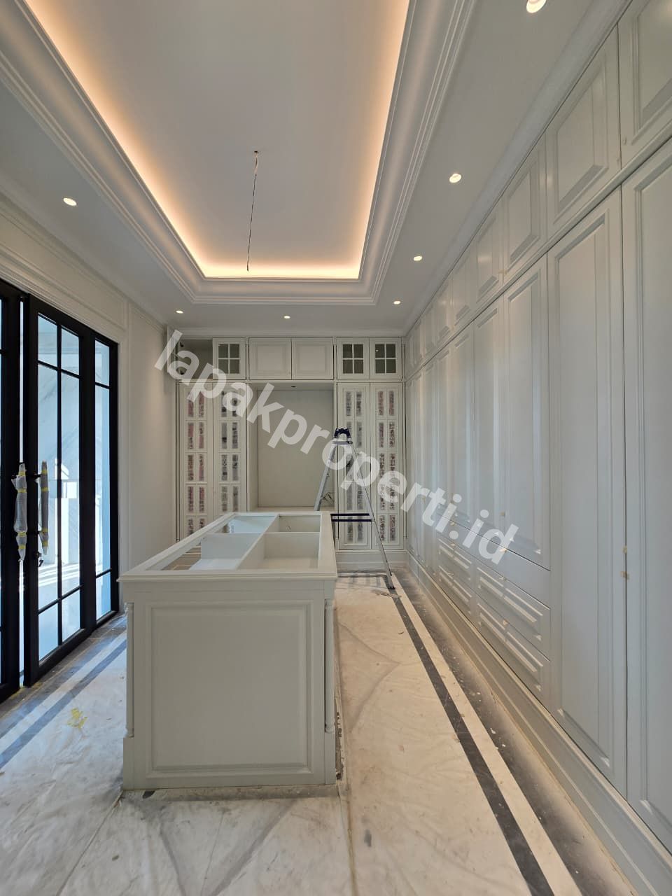 Foto Dijual Rumah Baru Design Classic Modern Siap Huni - 6