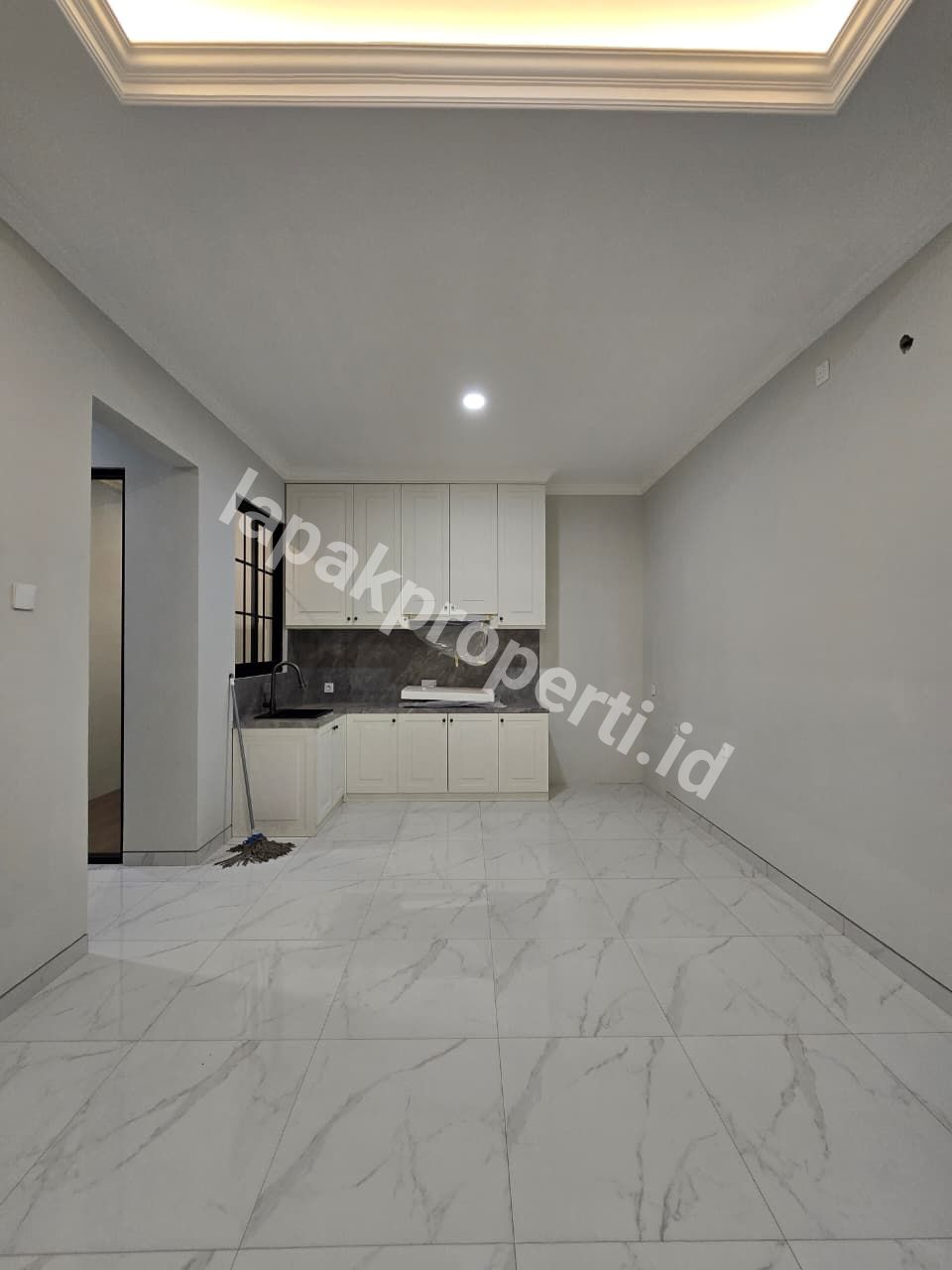 Foto Dijual Rumah Baru Dalam Komplek Mewah Di Billymoon Jakarta Timur - 6