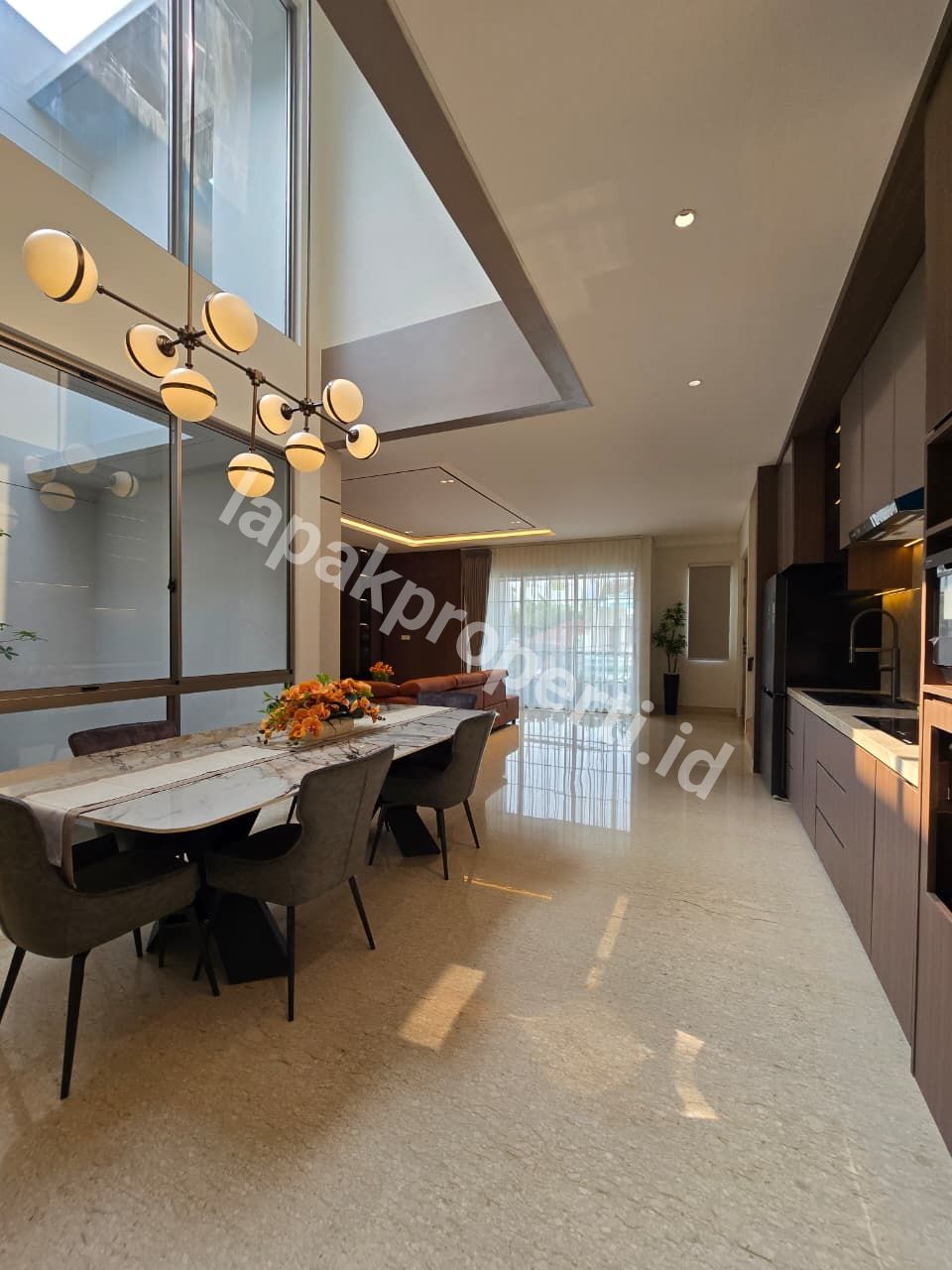 Foto Rumah Mewah Full Furnished Dalam komplek Elite Di Pulomas Jakarta Timur - 9
