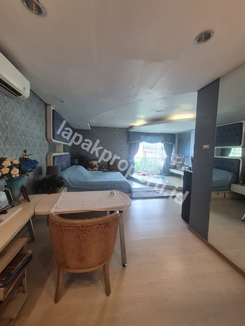 Foto Dijual Rumah Secondary Dalam komplek Dengan Private Poll Di Duren Sawit Jakarta Timur - 3
