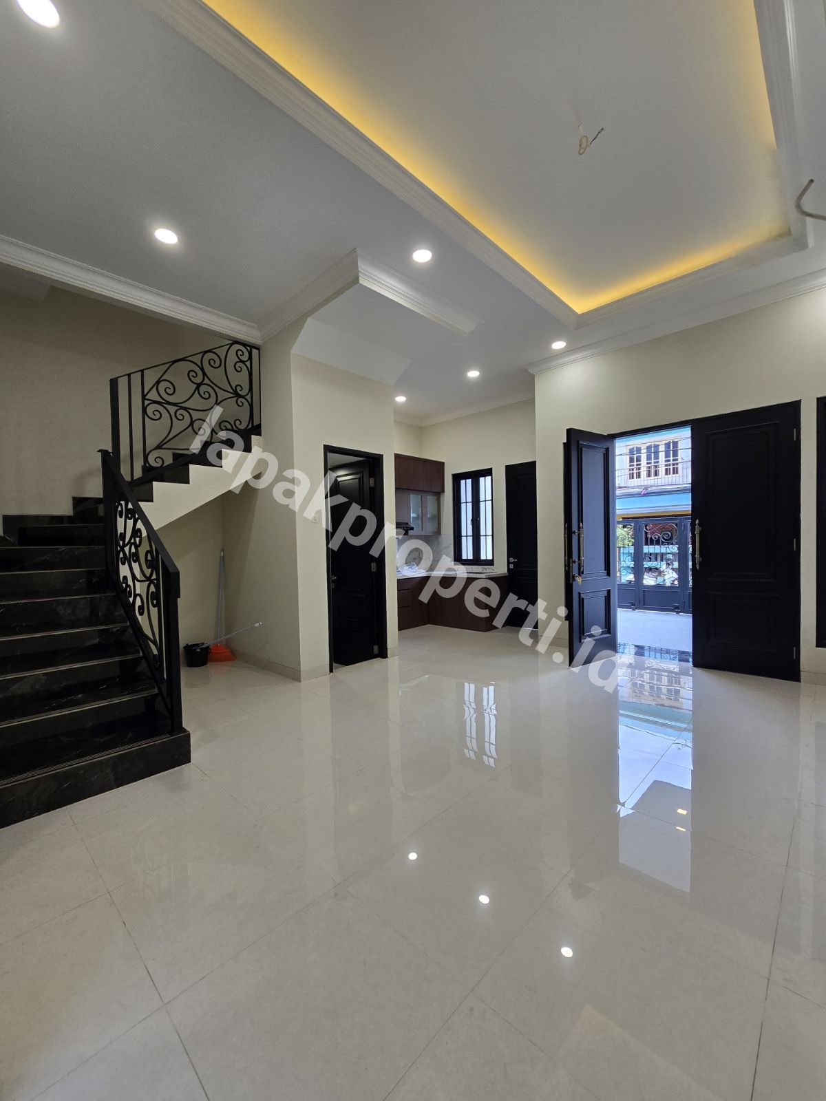 Foto Rumah Baru Dekat Mall Arion Di Rawamangun Jakarta Timur - 2