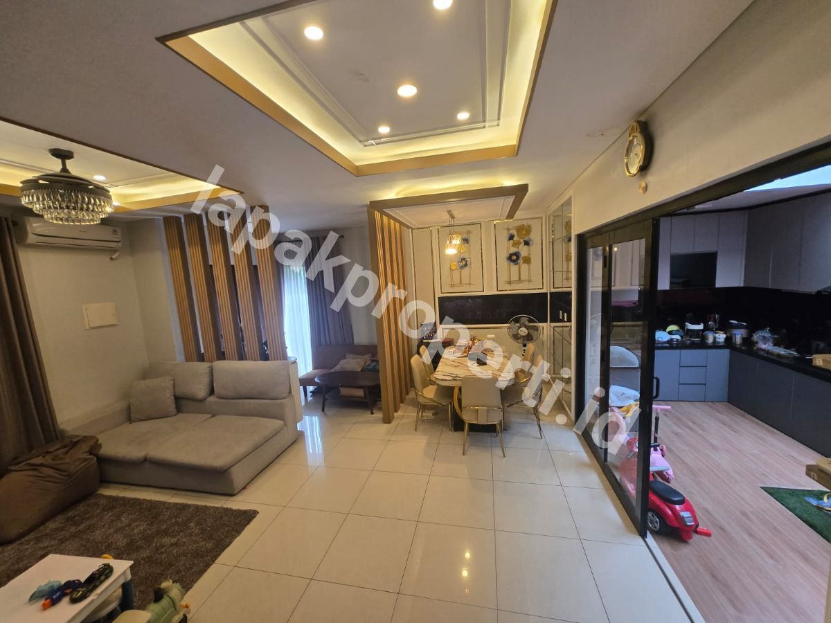 Foto Rumah Mewah Premium Posisi Hook Dalam Cluster Elite di Sumareccon Bekasi Utara - 12