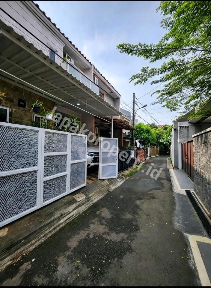 Foto Disewakan Rumah Dalam Komplek Tenang Di kav DKI Pondok Kelapa Jakarta Timur - 2