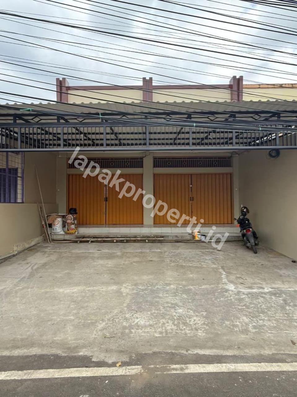 Ruko Komersil Siap Pakai Pinggir Jalan Raya di Cibinong Bogor