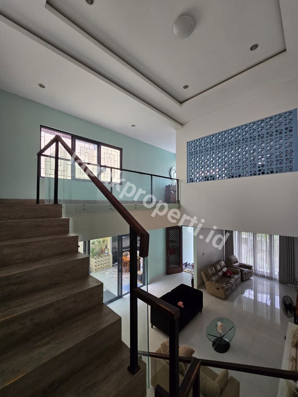 Foto Rumah Semi Furnished Dalam komplek Di Duren Sawit Jakarta Timur - 10