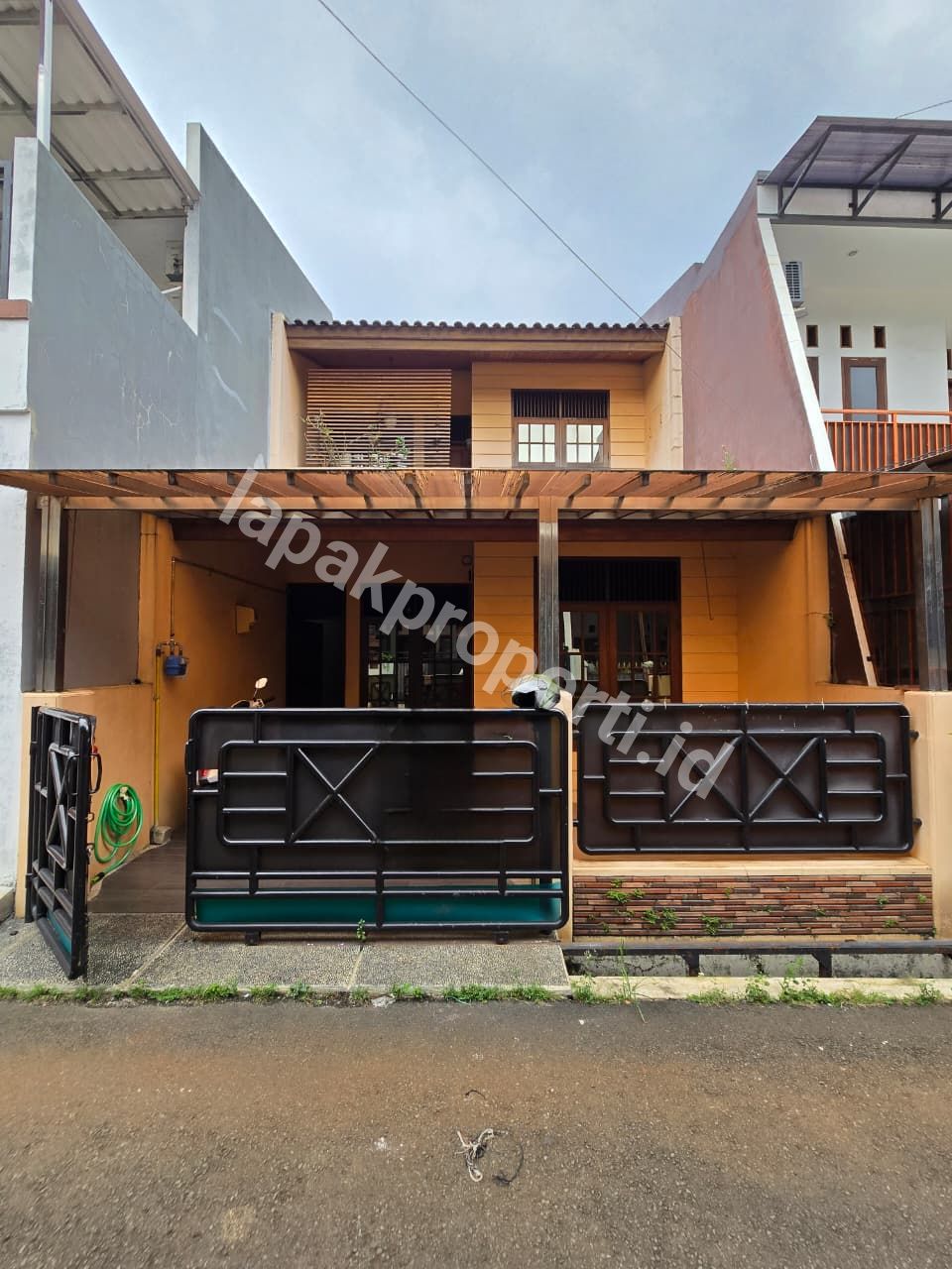 Dijual rumah Secondary Dalam komplek Di Duren Sawit Jakarta Timur