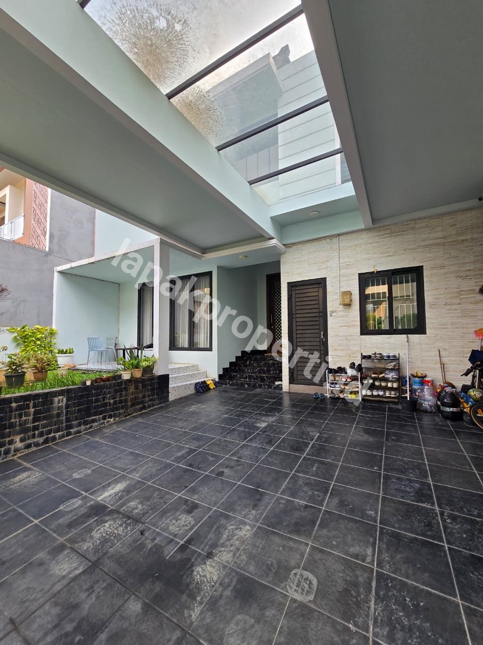 Foto Rumah Semi Furnished Dalam komplek Di Duren Sawit Jakarta Timur - 12