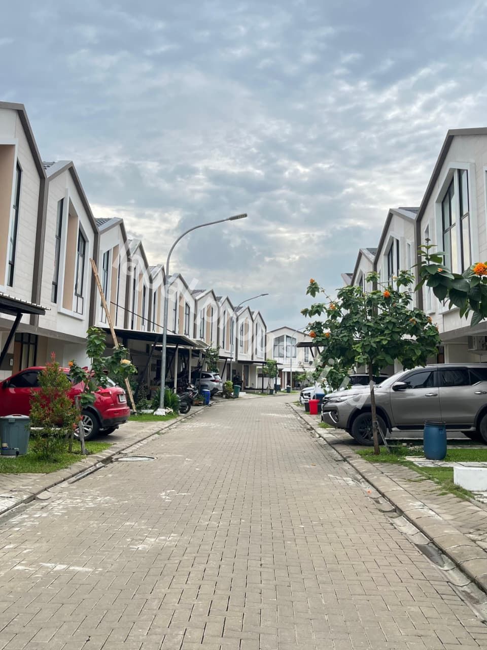 RUMAH CLUSTER FULL FURNISHED SIAP HUNI di JABABEKA RESIDENCE CIKARANG BEKASI