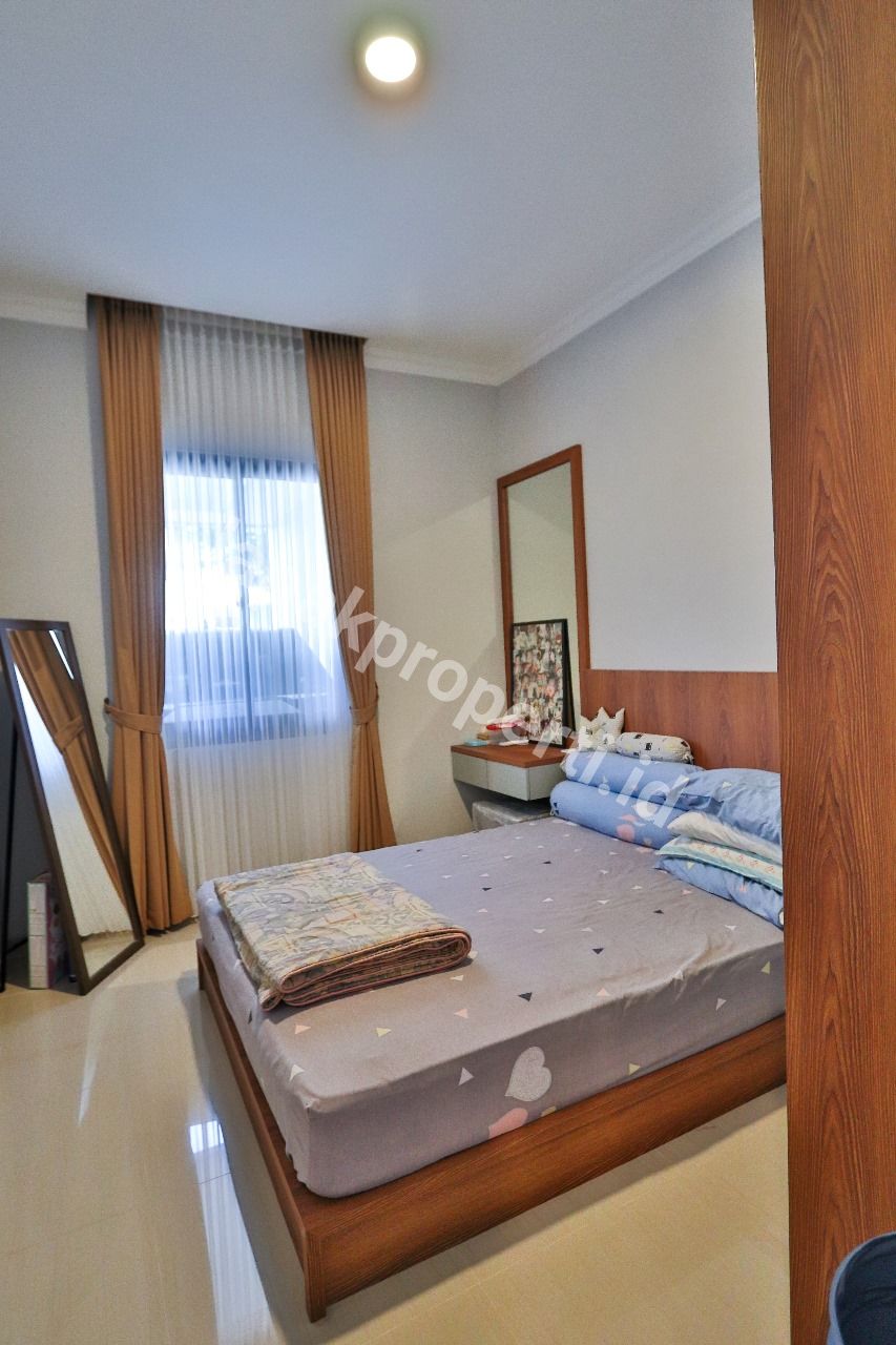 Foto Rumah Modern Minimalis 2,5 Lantai di Area Pondok Indah Jakarta Selatan - 11